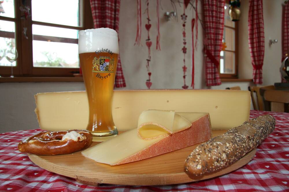 Bergkäse, mild ca. 3 - 6 Monate gereift